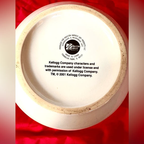 Vintage Snap Crackle Pop Kellogg Cereal Bowl released in 2001, Collectible. - Picture 2 of 3